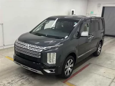 Mitsubishi DELICA D5