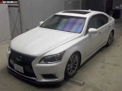 Lexus LS