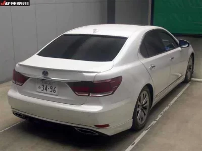 Lexus LS