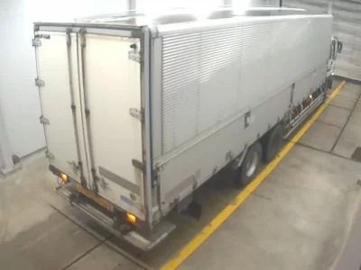 Isuzu TRUCK
