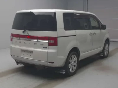 Mitsubishi DELICA D5