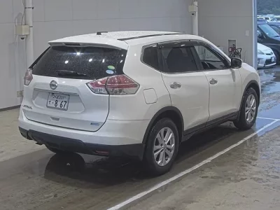 Nissan X-TRAIL