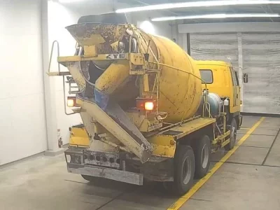 Isuzu TRUCK