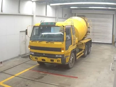 Isuzu TRUCK