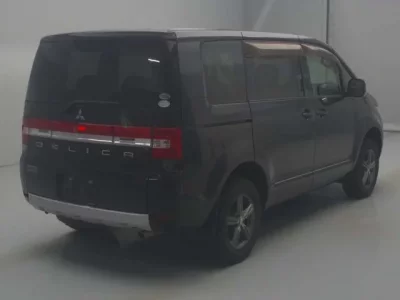 Mitsubishi DELICA D5