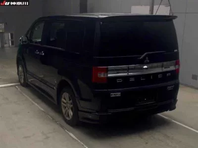 Mitsubishi DELICA D5