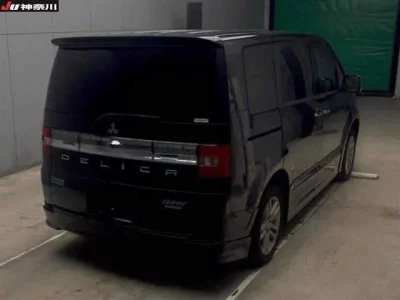 Mitsubishi DELICA D5