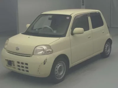 Daihatsu Esse