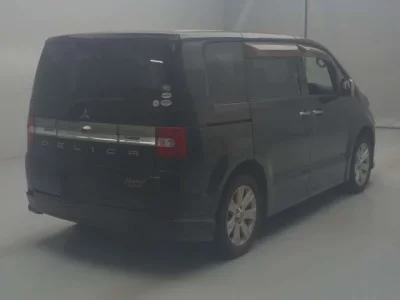 Mitsubishi DELICA D5