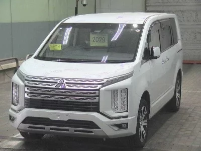 Mitsubishi DELICA D5