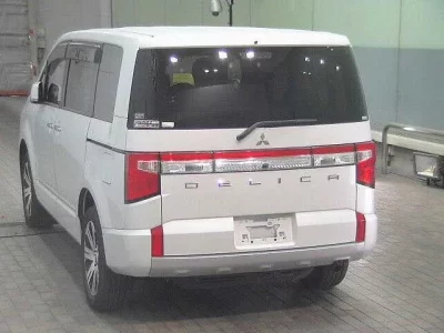Mitsubishi DELICA D5