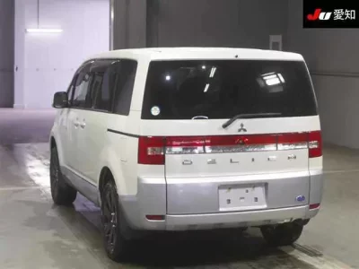 Mitsubishi DELICA D5