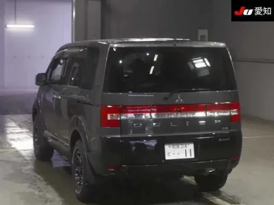 Mitsubishi DELICA D5