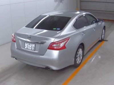 Nissan TEANA