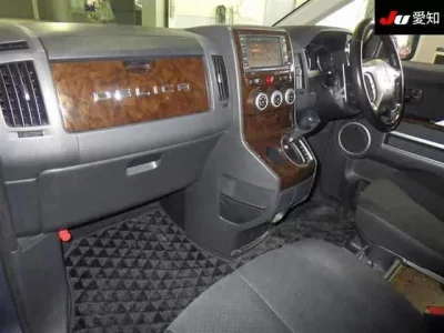 Mitsubishi DELICA D5