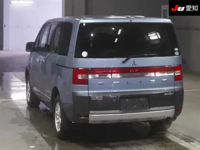Mitsubishi DELICA D5