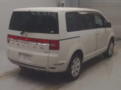 Mitsubishi DELICA D5