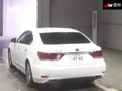 Lexus LS