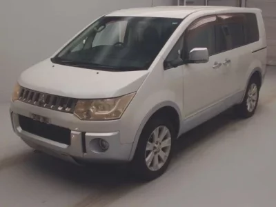 Mitsubishi DELICA D5