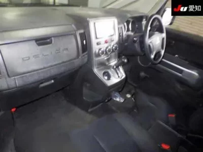 Mitsubishi DELICA D5