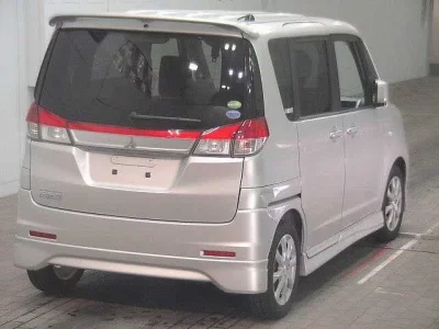 Mitsubishi DELICA D2