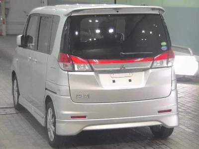 Mitsubishi DELICA D2