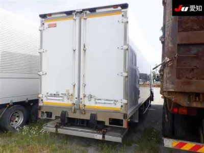Isuzu TRUCK