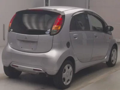 Mitsubishi I