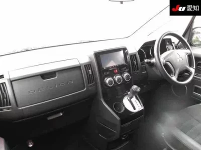 Mitsubishi DELICA D5