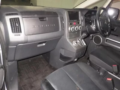 Mitsubishi DELICA D5