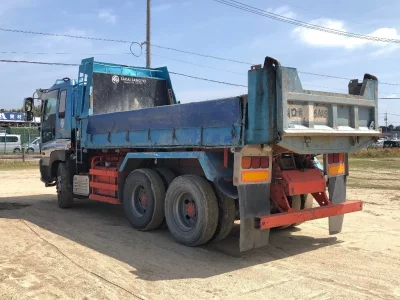 Isuzu GIGA