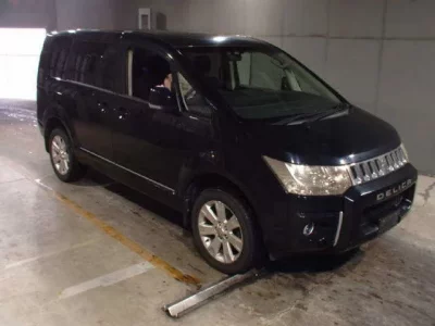 Mitsubishi DELICA D5