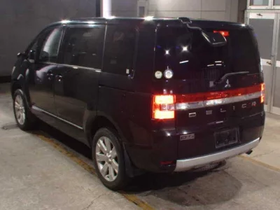 Mitsubishi DELICA D5