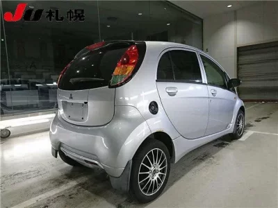 Mitsubishi I