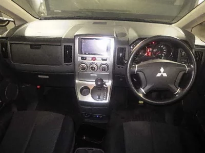 Mitsubishi DELICA D5