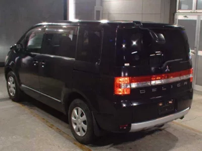 Mitsubishi DELICA D5