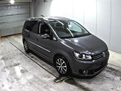 Volkswagen GOLF TOURAN