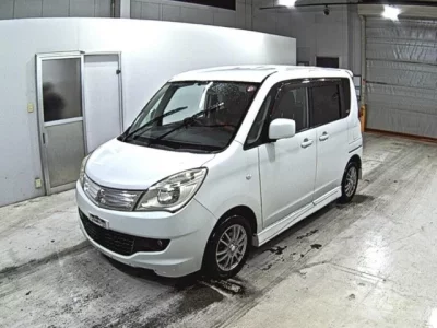 Mitsubishi DELICA D2