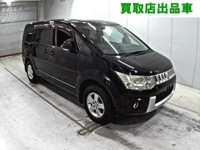Mitsubishi DELICA D5