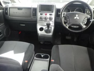 Mitsubishi DELICA D5