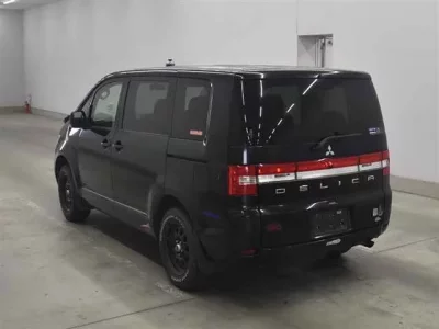 Mitsubishi DELICA D5