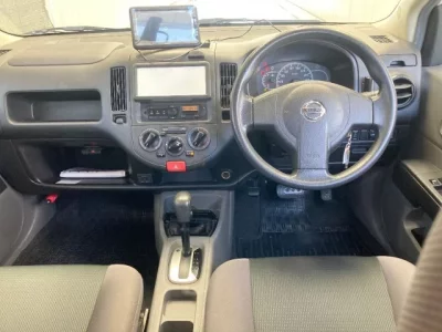 Nissan AD