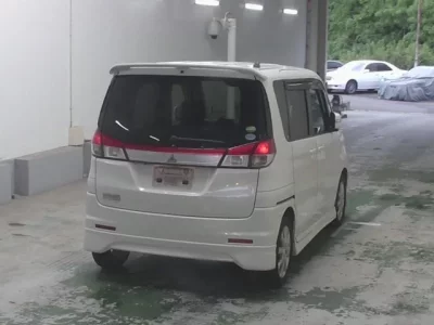 Mitsubishi DELICA D2