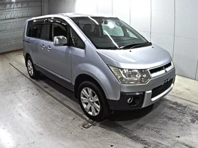 Mitsubishi DELICA D5