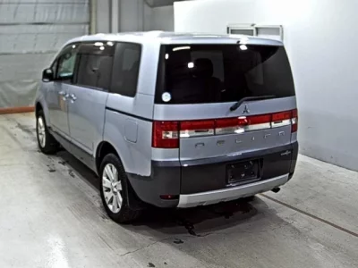 Mitsubishi DELICA D5