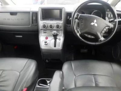 Mitsubishi DELICA D5