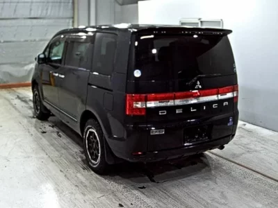 Mitsubishi DELICA D5