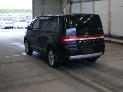 Mitsubishi DELICA D5