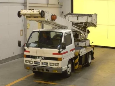 Isuzu ELF
