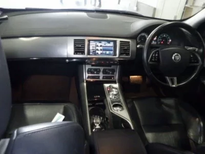 Jaguar XF SERIES